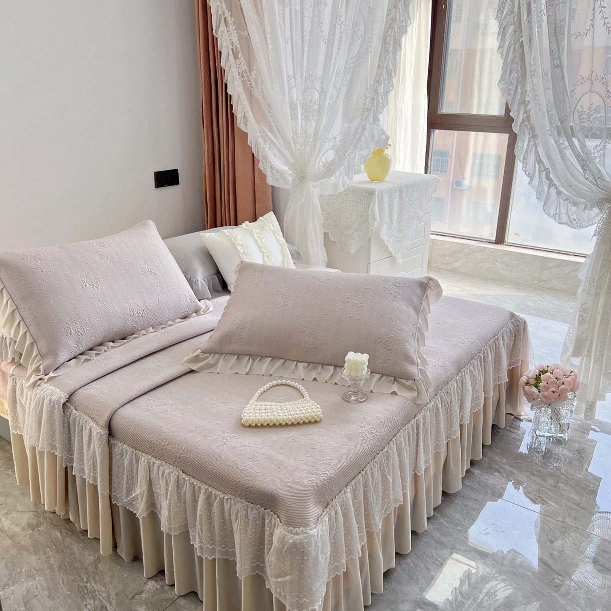 91家纺网 家纺一手货源 找家纺 恋尚羽 2026新款高分子PE凉泡泡大床裙凉感席波浪冰豆豆凉席席子三件套-蝴蝶结系列手捧花 咖色