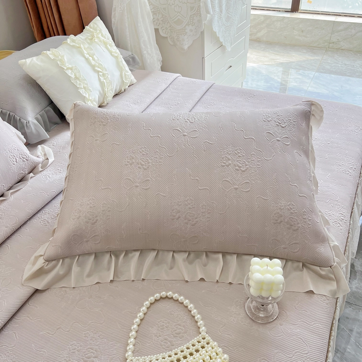 91家纺网 家纺一手货源 找家纺 恋尚羽 2026新款高分子PE凉泡泡大床裙凉感席波浪冰豆豆凉席席子三件套-蝴蝶结系列手捧花 咖色