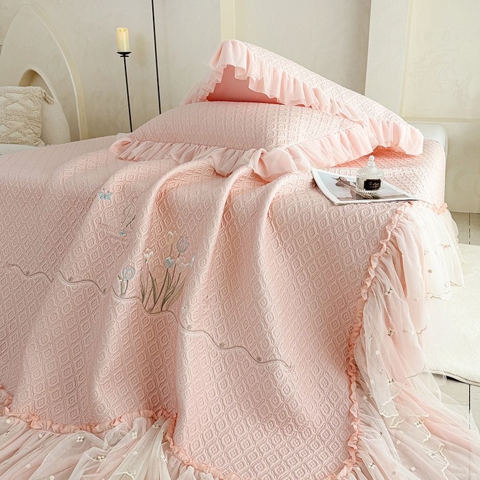 91家纺网 家纺一手货源 找家纺 金绣美居 2026新款PE高分子凉感席冰感床裙款三件套-安然影 安然影-豆沙粉