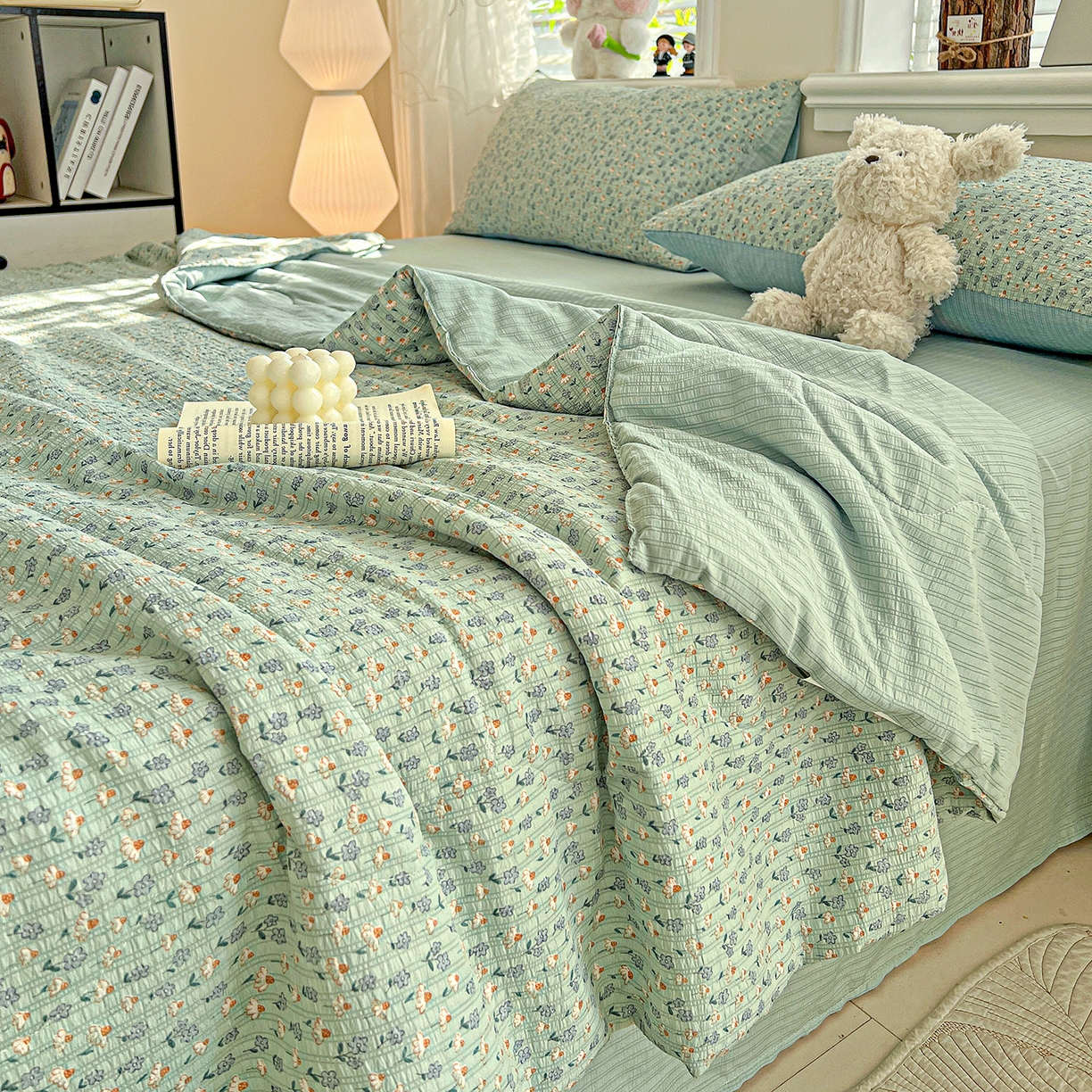 91家纺网 家纺一手货源 找家纺 王朝国际 2026新款A类彩竺棉印花夏被四件套 奶蓝泡芙