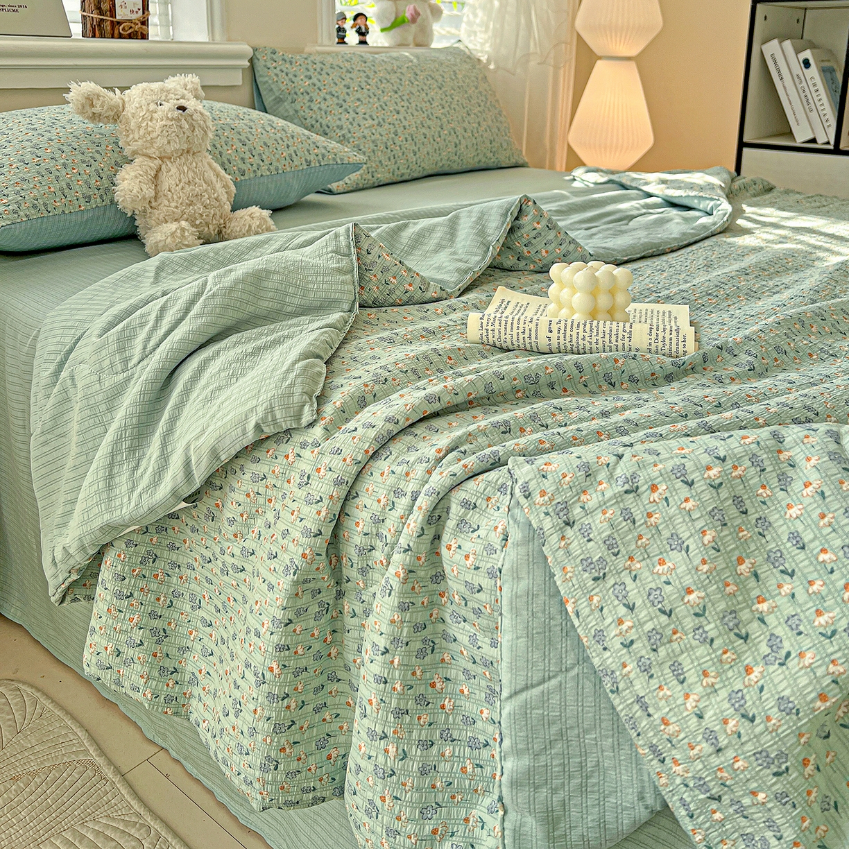 91家纺网 家纺一手货源 找家纺 王朝国际 2026新款A类彩竺棉印花夏被四件套 奶蓝泡芙