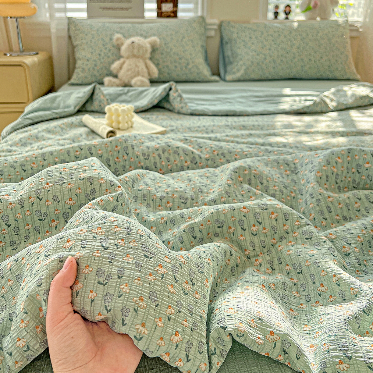 91家纺网 家纺一手货源 找家纺 王朝国际 2026新款A类彩竺棉印花夏被四件套 奶蓝泡芙