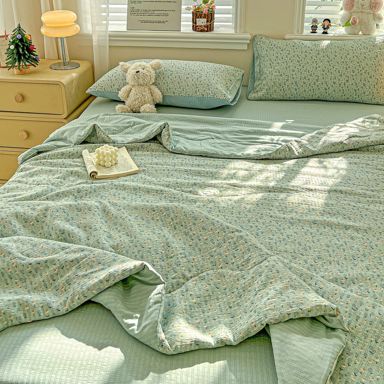 91家纺网 家纺一手货源 找家纺 王朝国际 2026新款A类彩竺棉印花夏被四件套 奶蓝泡芙