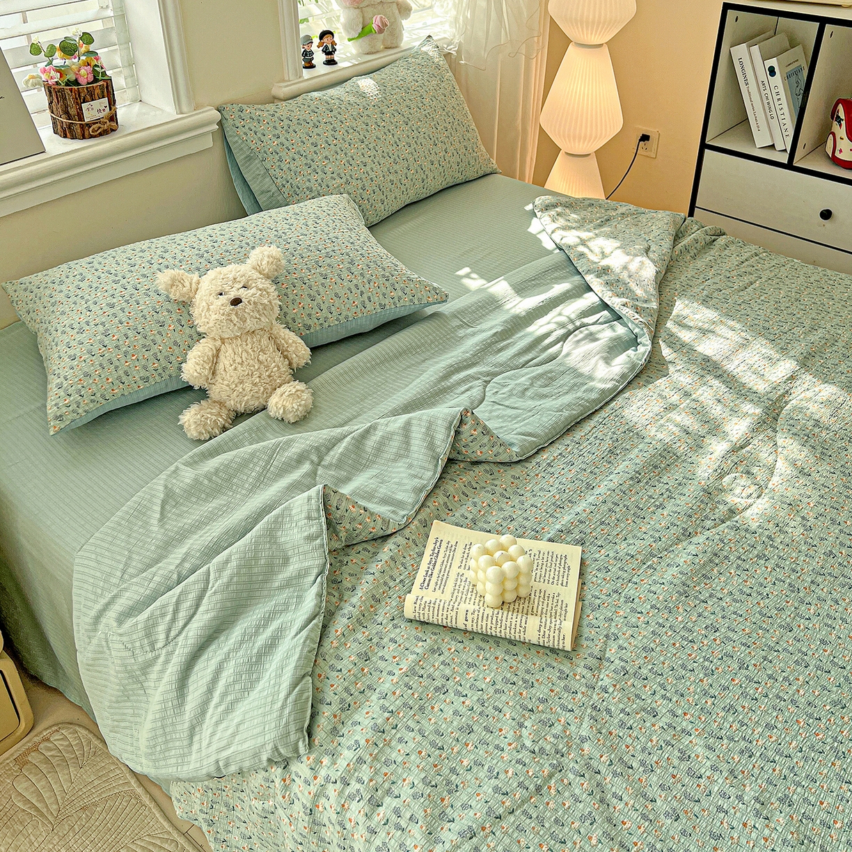 91家纺网 家纺一手货源 找家纺 王朝国际 2026新款A类彩竺棉印花夏被四件套 奶蓝泡芙