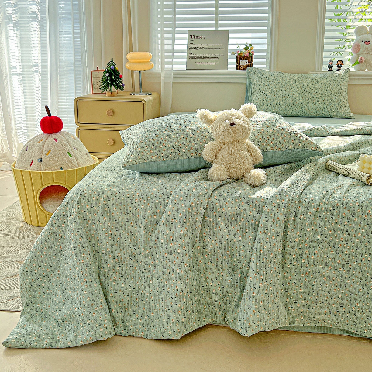 91家纺网 家纺一手货源 找家纺 王朝国际 2026新款A类彩竺棉印花夏被四件套 奶蓝泡芙