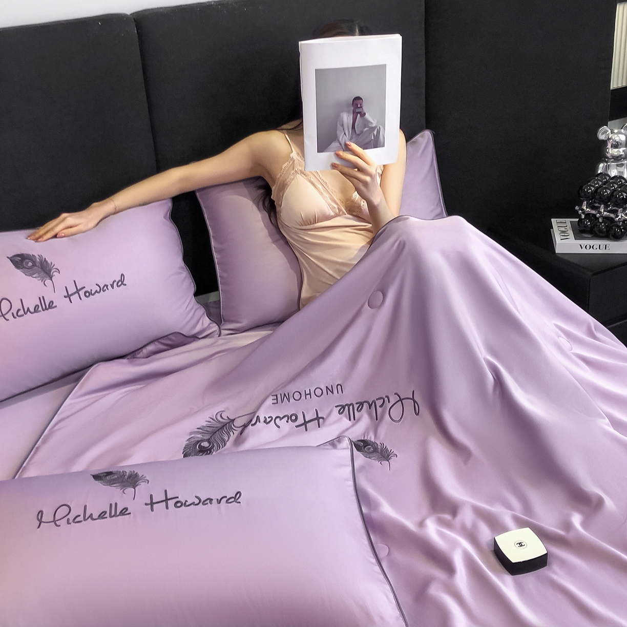 91家纺网 家纺一手货源 找家纺 吾诺家居 2026新款双拼及羽毛刺绣夏被夏凉被空调被四件套-柔羽 羽毛紫