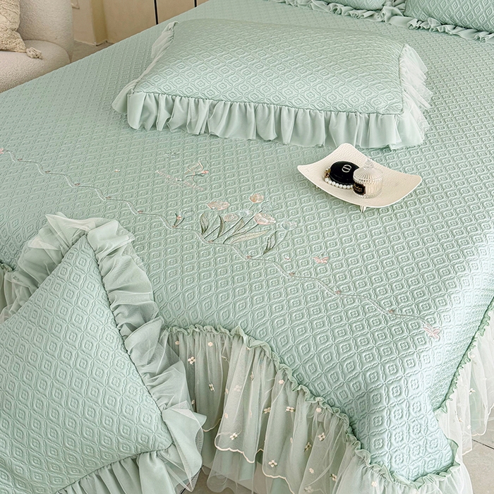 91家纺网 家纺一手货源 找家纺 金绣美居 2026新款PE高分子凉感席冰感床裙款三件套-安然影 安然影-清水绿