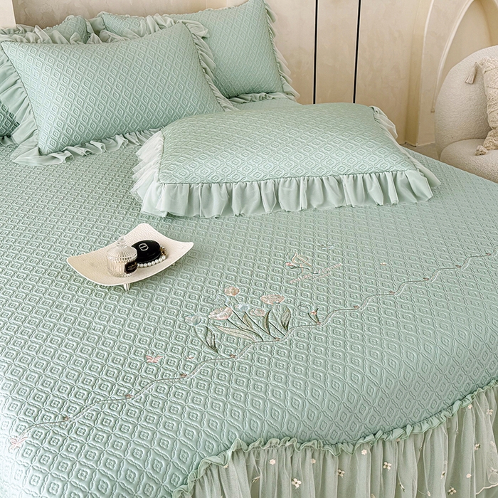 91家纺网 家纺一手货源 找家纺 金绣美居 2026新款PE高分子凉感席冰感床裙款三件套-安然影 安然影-清水绿