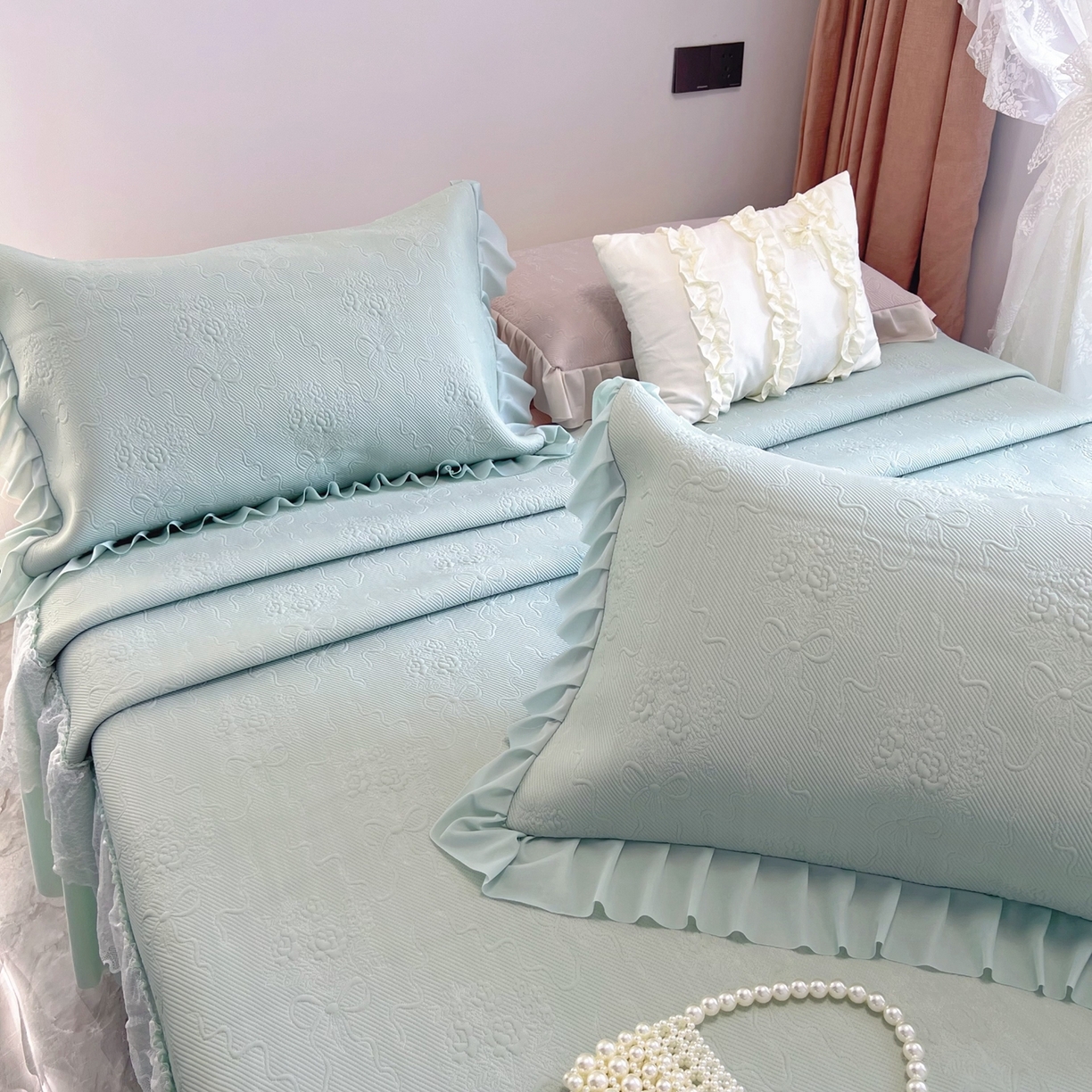 91家纺网 家纺一手货源 找家纺 恋尚羽 2026新款高分子PE凉泡泡大床裙凉感席波浪冰豆豆凉席席子三件套-蝴蝶结系列手捧花 绿色