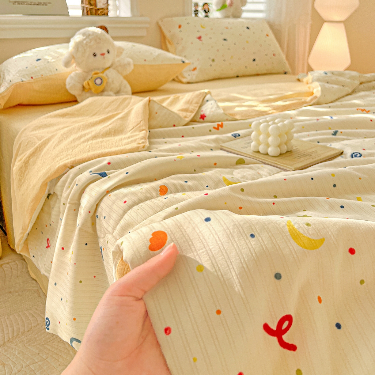 91家纺网 家纺一手货源 找家纺 王朝国际 2026新款A类彩竺棉印花夏被四件套 奶油派