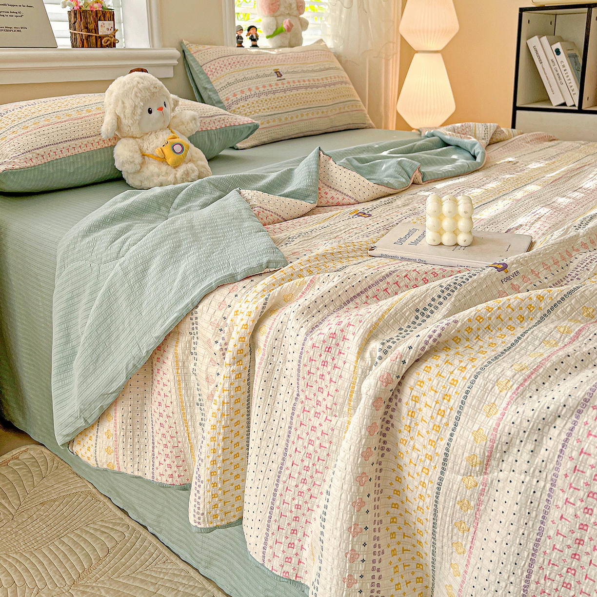 91家纺网 家纺一手货源 找家纺 王朝国际 2026新款A类彩竺棉印花夏被四件套 小欢喜