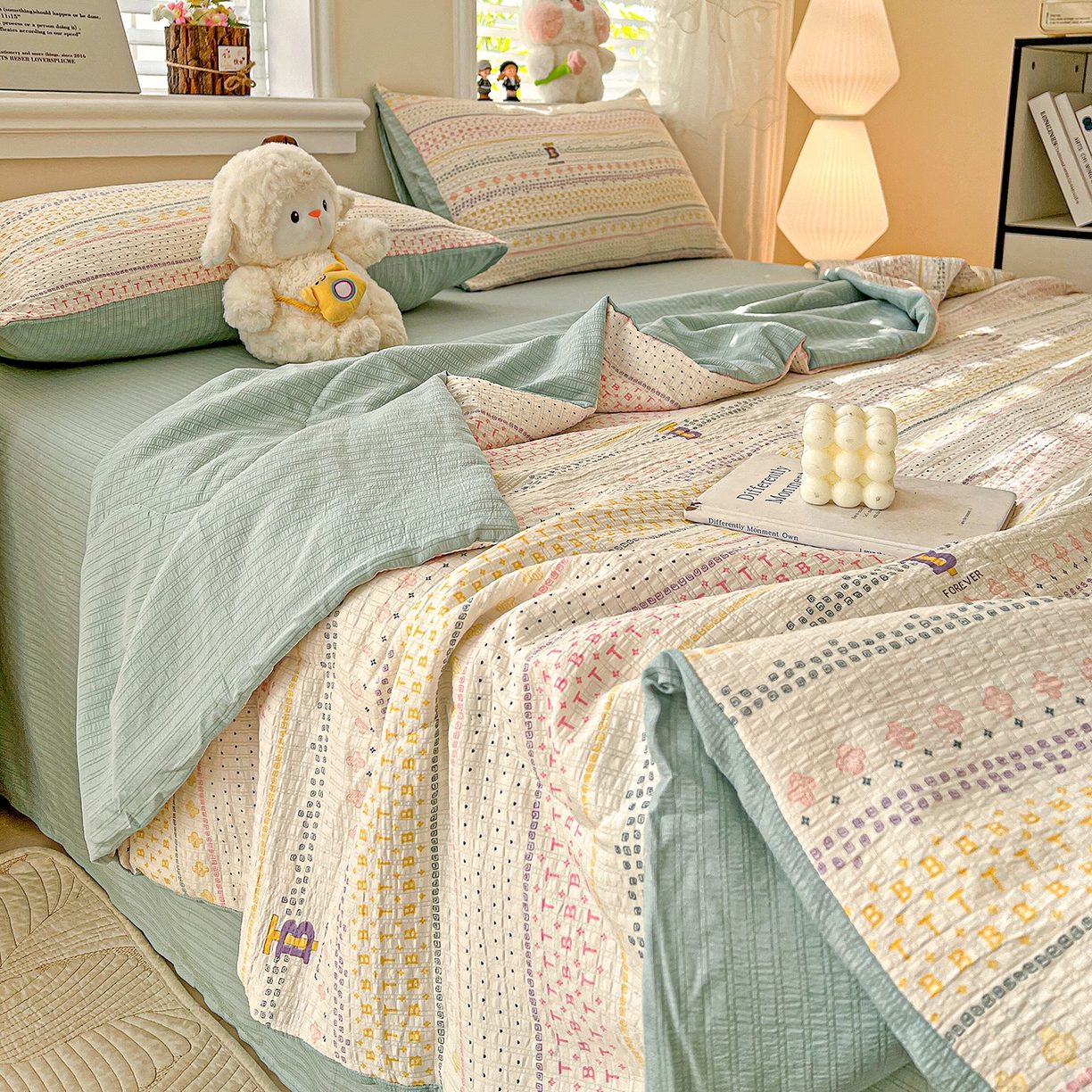 91家纺网 家纺一手货源 找家纺 王朝国际 2026新款A类彩竺棉印花夏被四件套 小欢喜