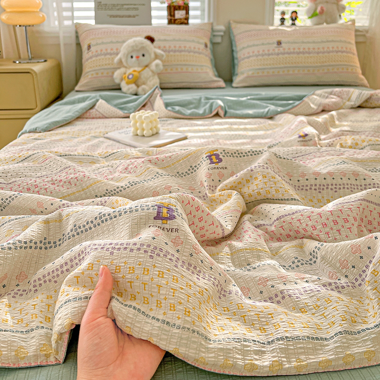 91家纺网 家纺一手货源 找家纺 王朝国际 2026新款A类彩竺棉印花夏被四件套 小欢喜