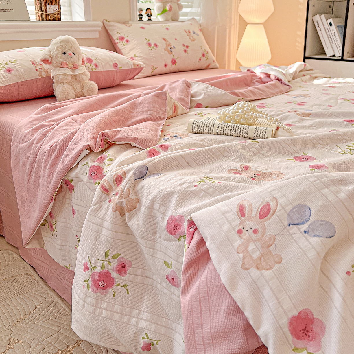 91家纺网 家纺一手货源 找家纺 王朝国际 2026新款A类彩竺棉印花夏被四件套 小兔子