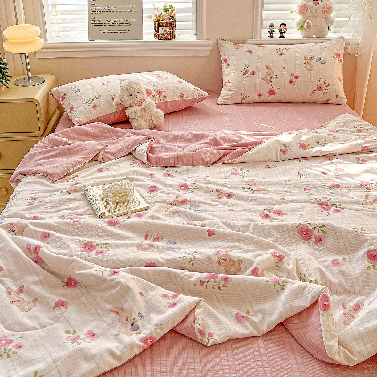 91家纺网 家纺一手货源 找家纺 王朝国际 2026新款A类彩竺棉印花夏被四件套 小兔子