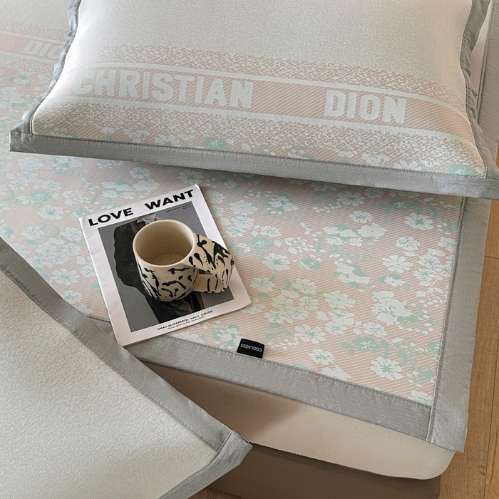 91家纺网 家纺一手货源 找家纺 慕尚家纺 2026春夏新款凉感冰丝提花凉席三件套 花艺 红绿