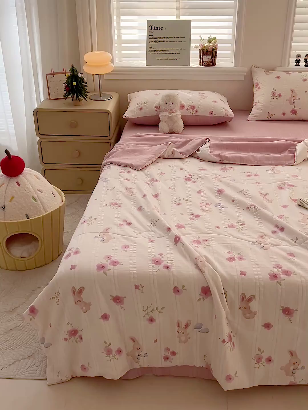 91家纺网 家纺一手货源 找家纺 王朝国际 2026新款A类彩竺棉印花夏被四件套 小兔子