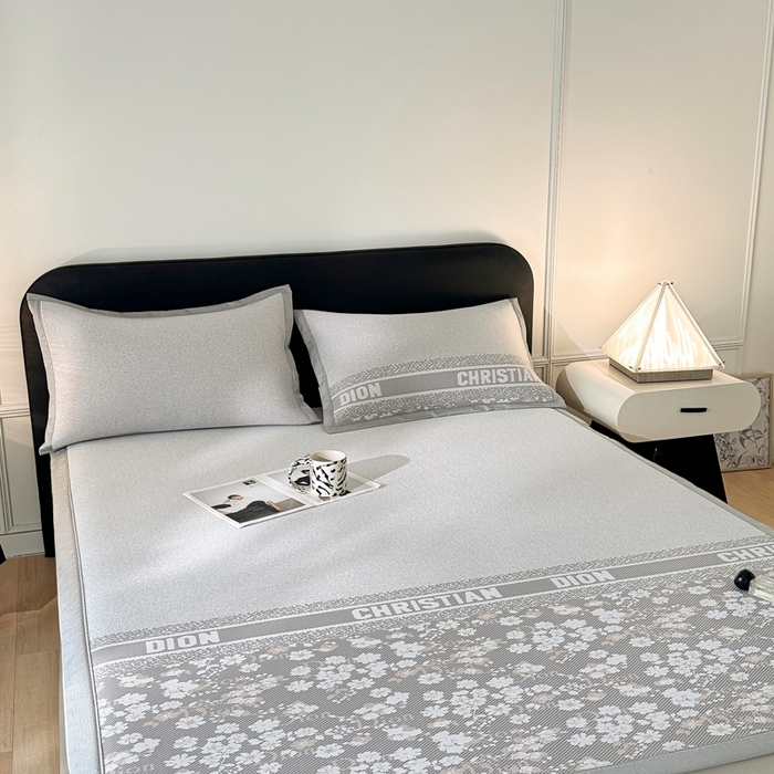 91家纺网 家纺一手货源 找家纺 慕尚家纺 2026春夏新款凉感冰丝提花凉席三件套 花艺 灰红