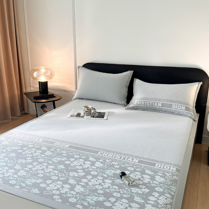 91家纺网 家纺一手货源 找家纺 慕尚家纺 2026春夏新款凉感冰丝提花凉席三件套 花艺 灰绿