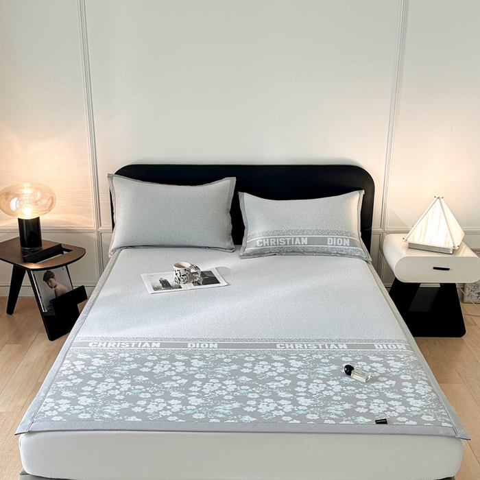 91家纺网 家纺一手货源 找家纺 慕尚家纺 2026春夏新款凉感冰丝提花凉席三件套 花艺 灰绿