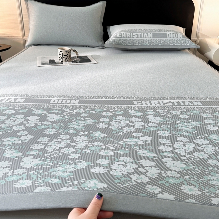 91家纺网 家纺一手货源 找家纺 慕尚家纺 2026春夏新款凉感冰丝提花凉席三件套 花艺 灰绿