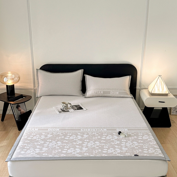 91家纺网 家纺一手货源 找家纺 慕尚家纺 2026春夏新款凉感冰丝提花凉席三件套 花艺 咖白