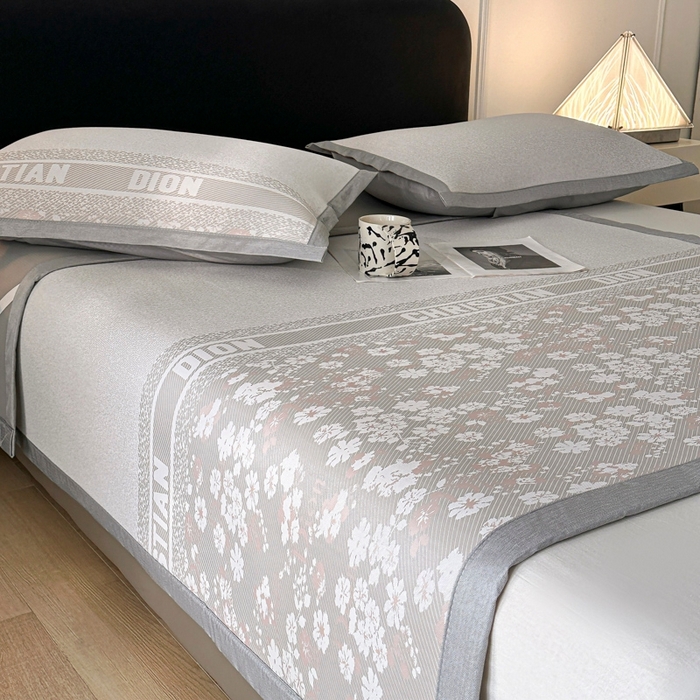 91家纺网 家纺一手货源 找家纺 慕尚家纺 2026春夏新款凉感冰丝提花凉席三件套 花艺 咖白