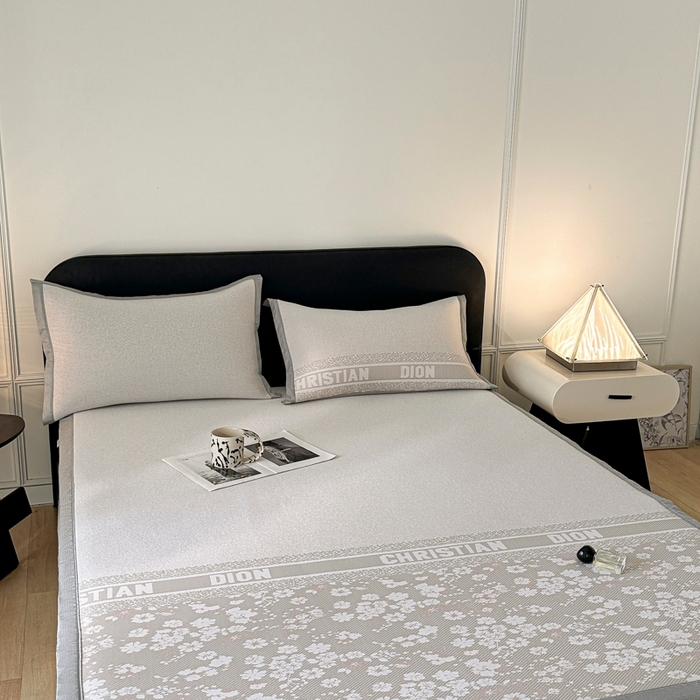 91家纺网 家纺一手货源 找家纺 慕尚家纺 2026春夏新款凉感冰丝提花凉席三件套 花艺 咖白