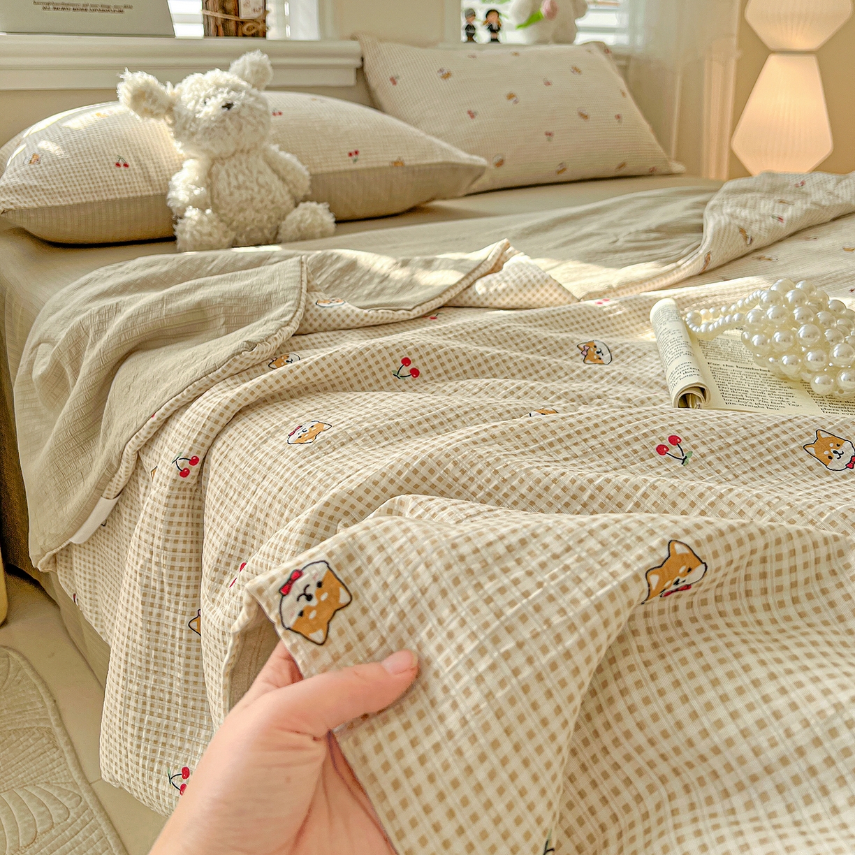 91家纺网 家纺一手货源 找家纺 王朝国际 2026新款A类彩竺棉印花夏被四件套 樱桃狗