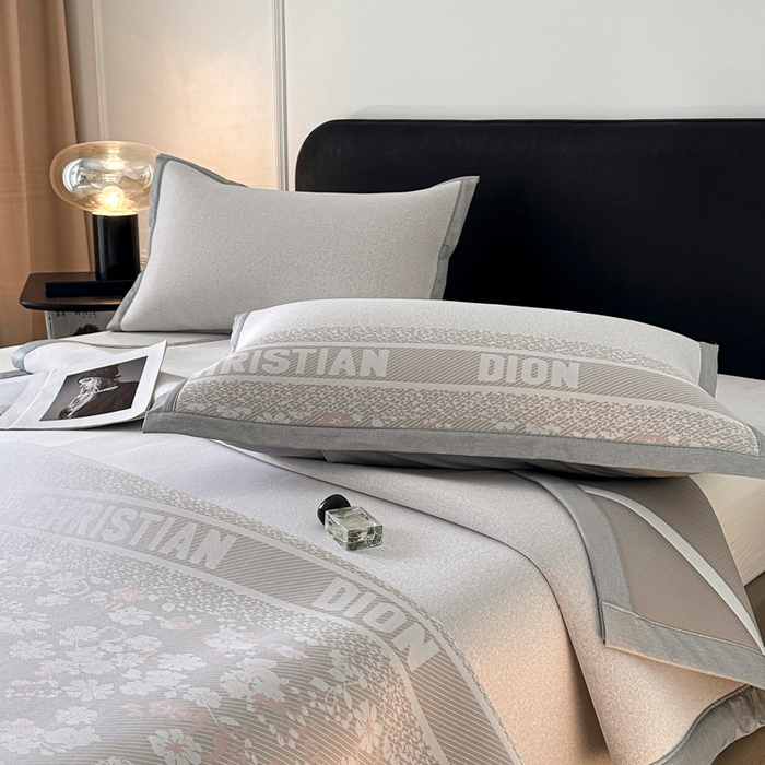 91家纺网 家纺一手货源 找家纺 慕尚家纺 2026春夏新款凉感冰丝提花凉席三件套 花艺 咖白