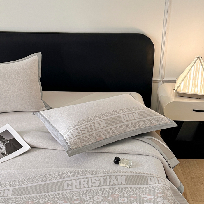 91家纺网 家纺一手货源 找家纺 慕尚家纺 2026春夏新款凉感冰丝提花凉席三件套 花艺 咖白