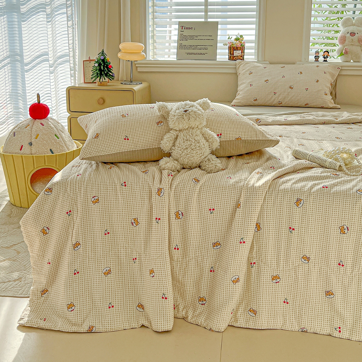 91家纺网 家纺一手货源 找家纺 王朝国际 2026新款A类彩竺棉印花夏被四件套 樱桃狗