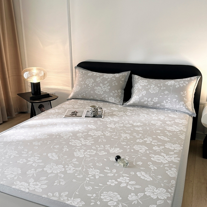 91家纺网 家纺一手货源 找家纺 慕尚家纺 2026春夏新款凉感冰丝提花凉席三件套 花语 灰