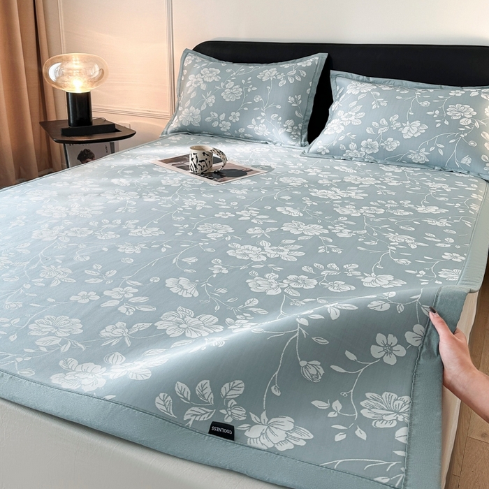 91家纺网 家纺一手货源 找家纺 慕尚家纺 2026春夏新款凉感冰丝提花凉席三件套 花语 蓝