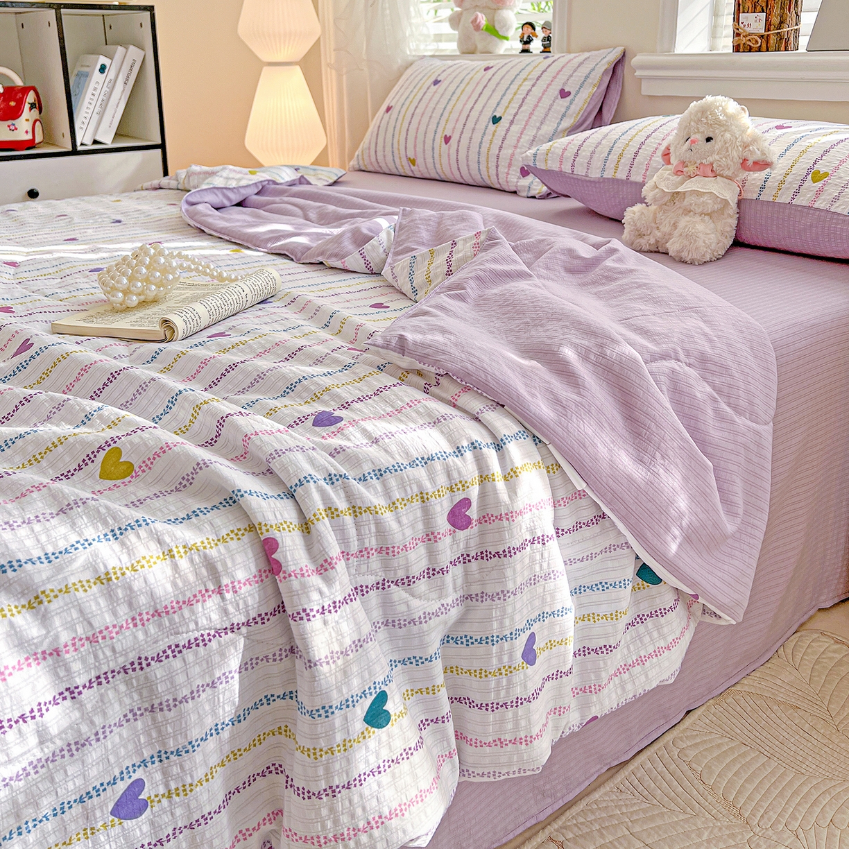 91家纺网 家纺一手货源 找家纺 王朝国际 2026新款A类彩竺棉印花夏被四件套 紫爱心