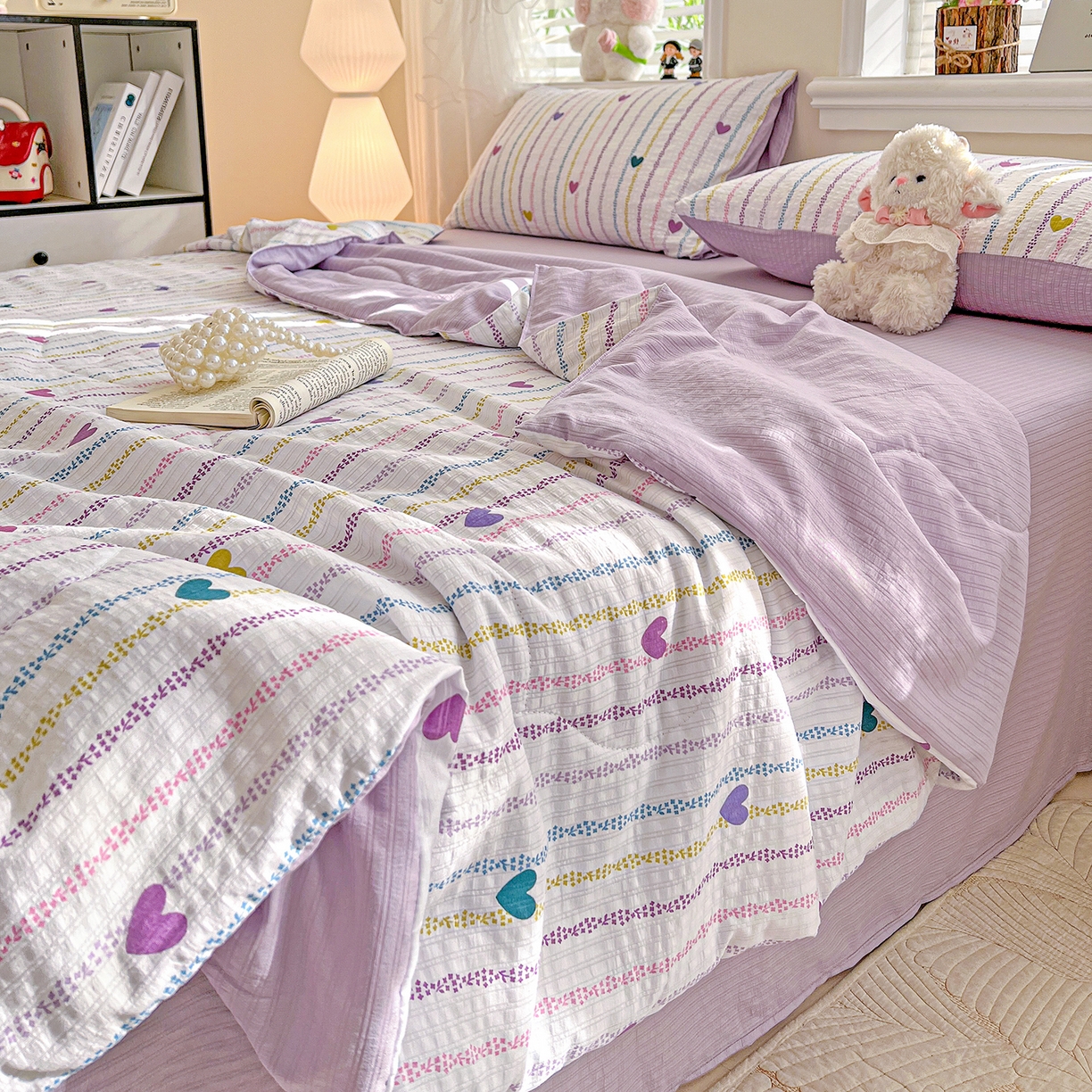 91家纺网 家纺一手货源 找家纺 王朝国际 2026新款A类彩竺棉印花夏被四件套 紫爱心