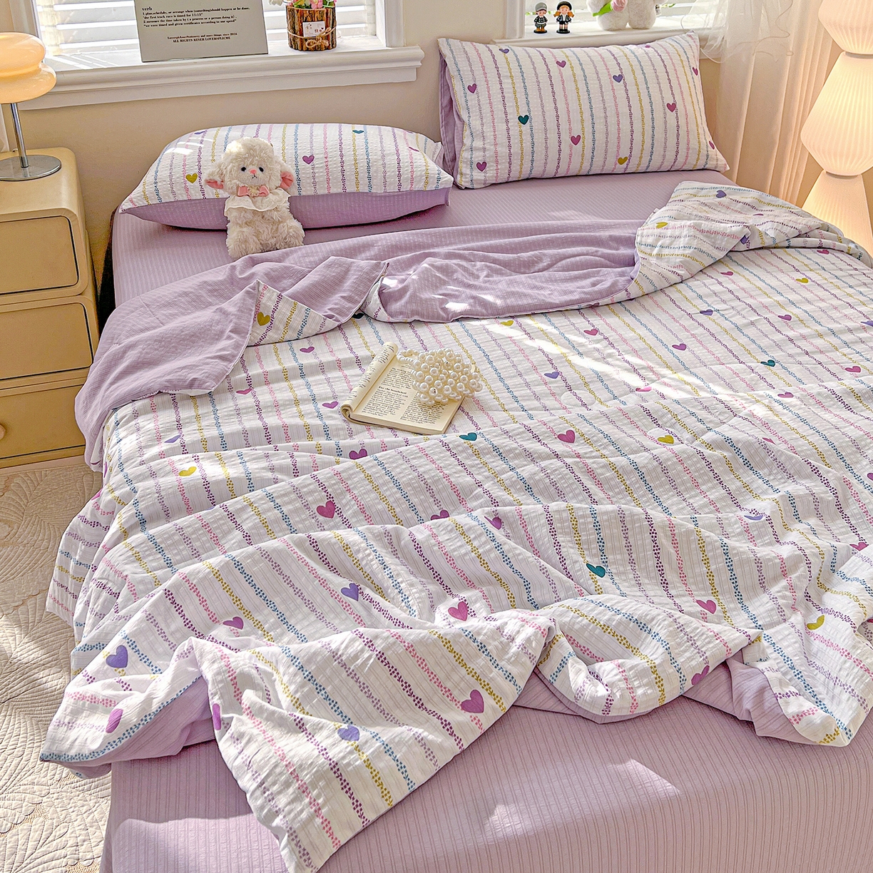 91家纺网 家纺一手货源 找家纺 王朝国际 2026新款A类彩竺棉印花夏被四件套 紫爱心