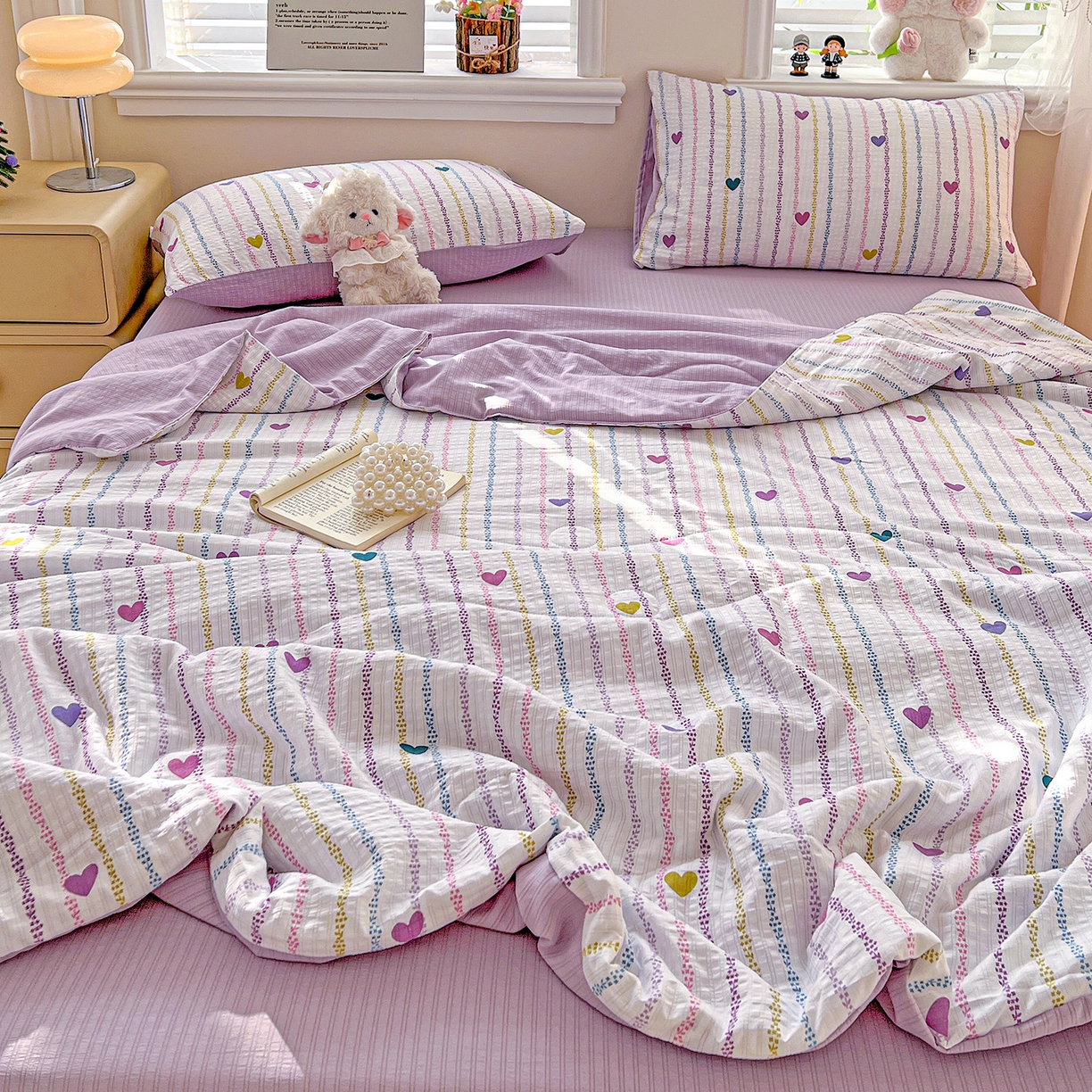 91家纺网 家纺一手货源 找家纺 王朝国际 2026新款A类彩竺棉印花夏被四件套 紫爱心