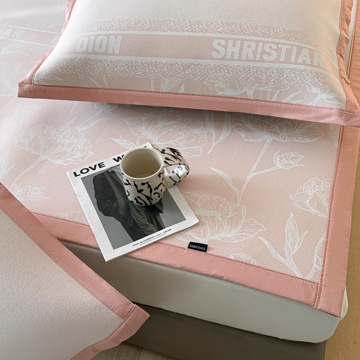 91家纺网 家纺一手货源 找家纺 慕尚家纺 2026春夏新款凉感冰丝提花凉席三件套 水仙 粉