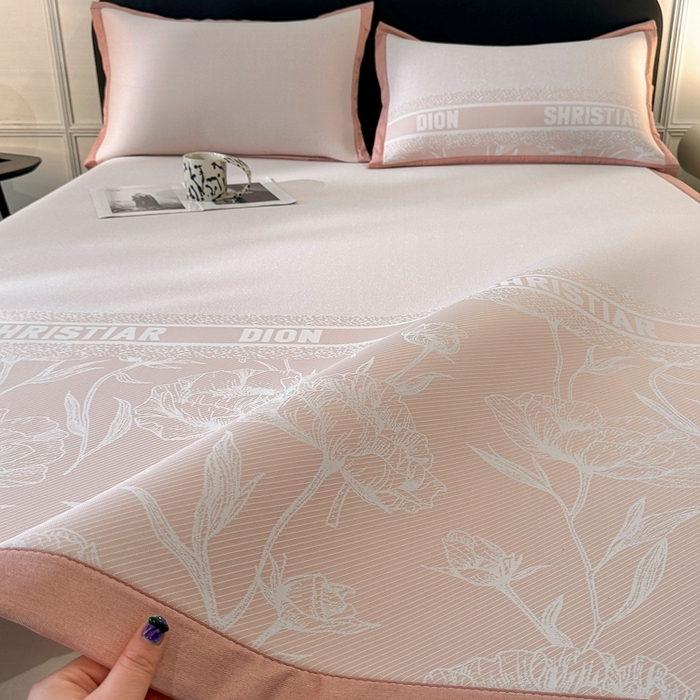 91家纺网 家纺一手货源 找家纺 慕尚家纺 2026春夏新款凉感冰丝提花凉席三件套 水仙 粉