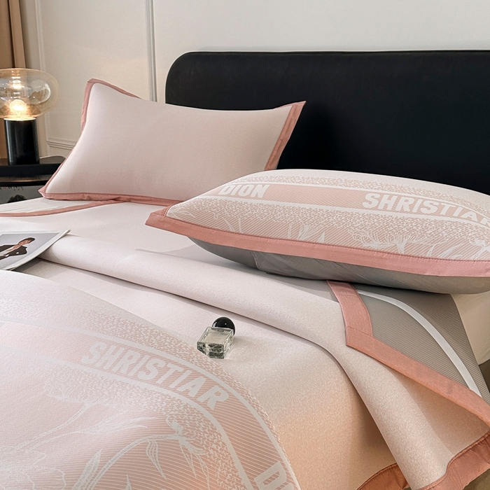 91家纺网 家纺一手货源 找家纺 慕尚家纺 2026春夏新款凉感冰丝提花凉席三件套 水仙 粉