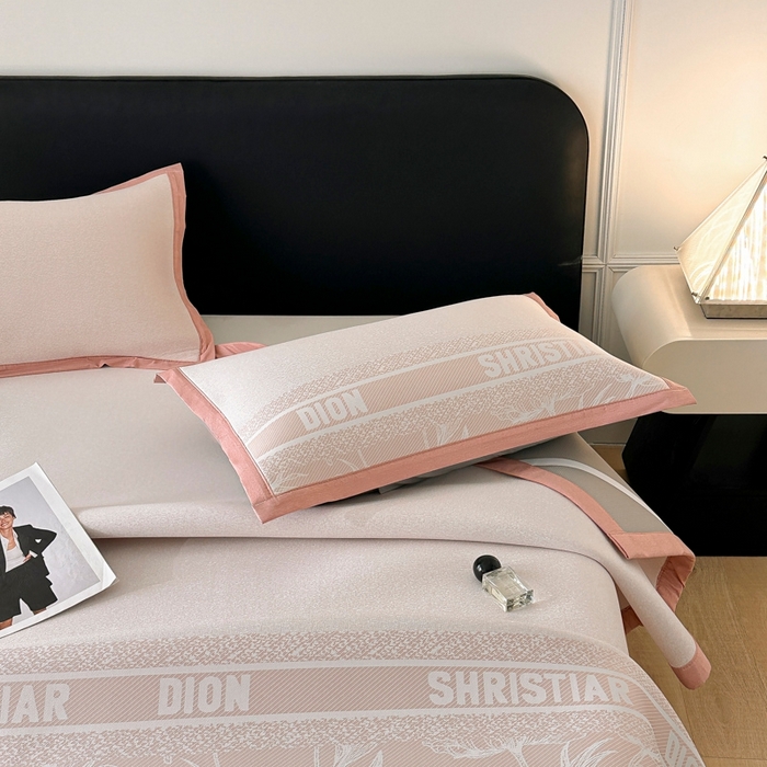 91家纺网 家纺一手货源 找家纺 慕尚家纺 2026春夏新款凉感冰丝提花凉席三件套 水仙 粉