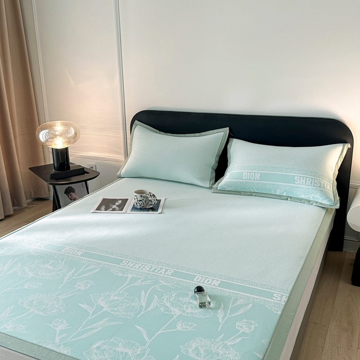 91家纺网 家纺一手货源 找家纺 慕尚家纺 2026春夏新款凉感冰丝提花凉席三件套 水仙 绿