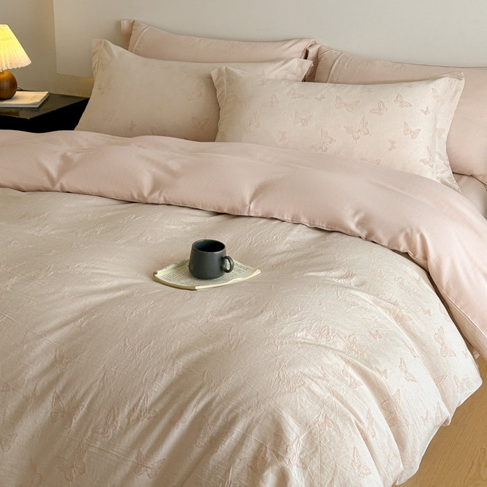 91家纺网 家纺一手货源 找家纺 禾时 2026新款全棉纯棉色织提花四件套 轻舞飞扬（粉）