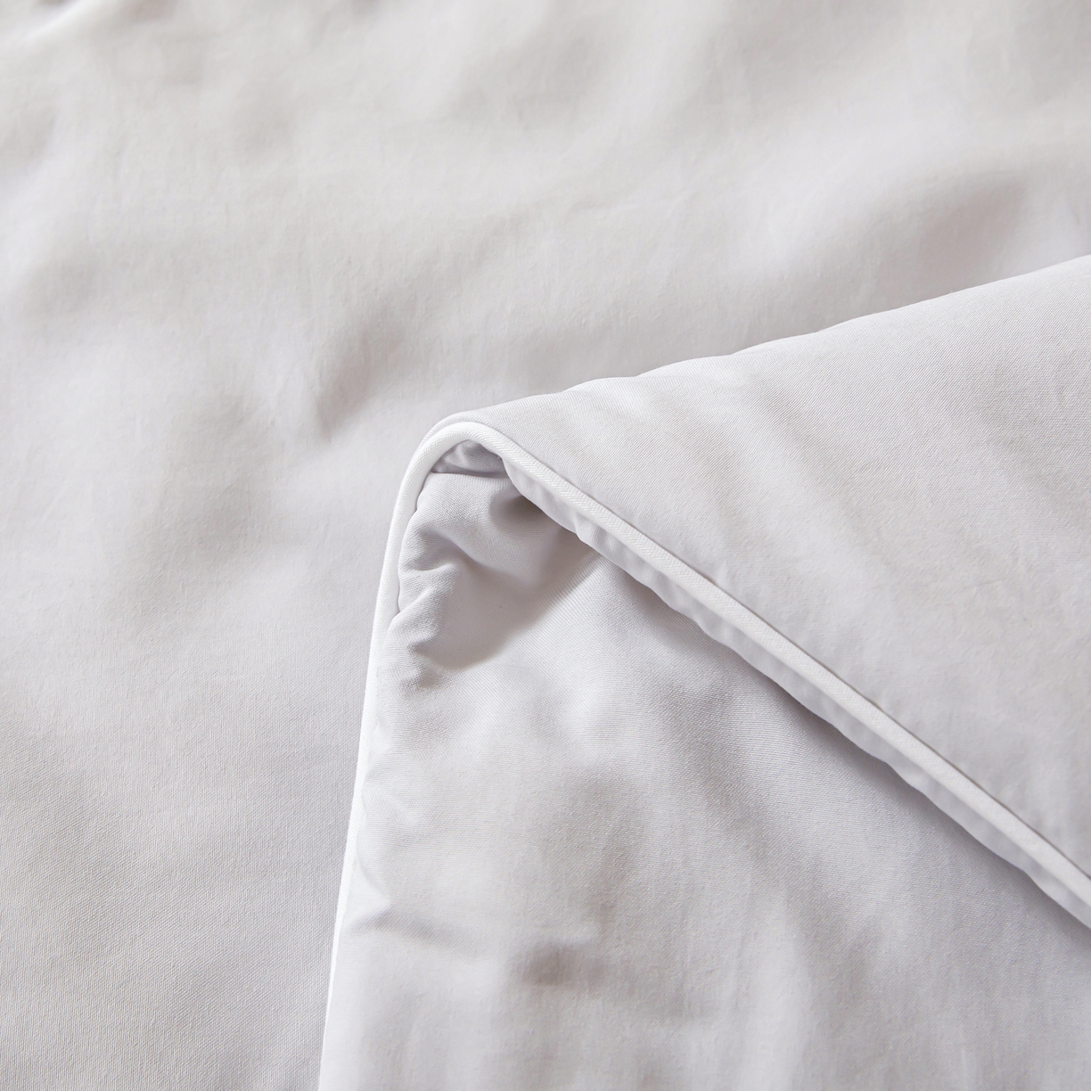 91家纺网 家纺一手货源 找家纺 秋泽家纺2026慕丝棉纯色凉感大豆纤维夏被 烫钻工艺四边踩棉不跑棉 淡雅灰