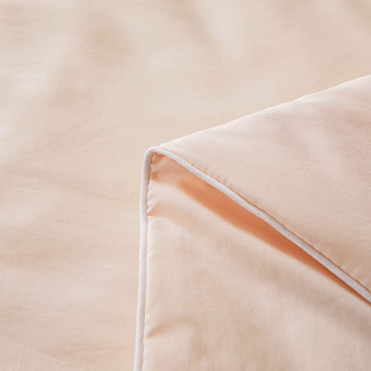 91家纺网 家纺一手货源 找家纺 秋泽家纺2026慕丝棉纯色凉感大豆纤维夏被 烫钻工艺四边踩棉不跑棉 玫瑰金