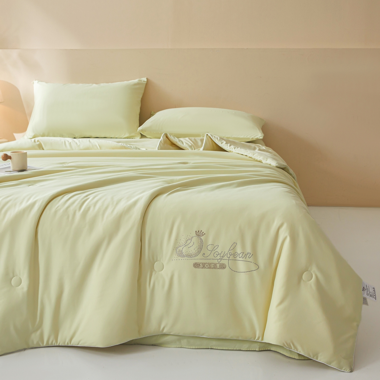 91家纺网 家纺一手货源 找家纺 秋泽家纺2026慕丝棉纯色凉感大豆纤维夏被 烫钻工艺四边踩棉不跑棉 抹茶绿