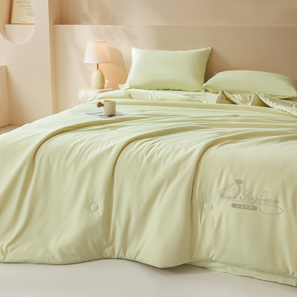 91家纺网 家纺一手货源 找家纺 秋泽家纺2026慕丝棉纯色凉感大豆纤维夏被 烫钻工艺四边踩棉不跑棉 抹茶绿