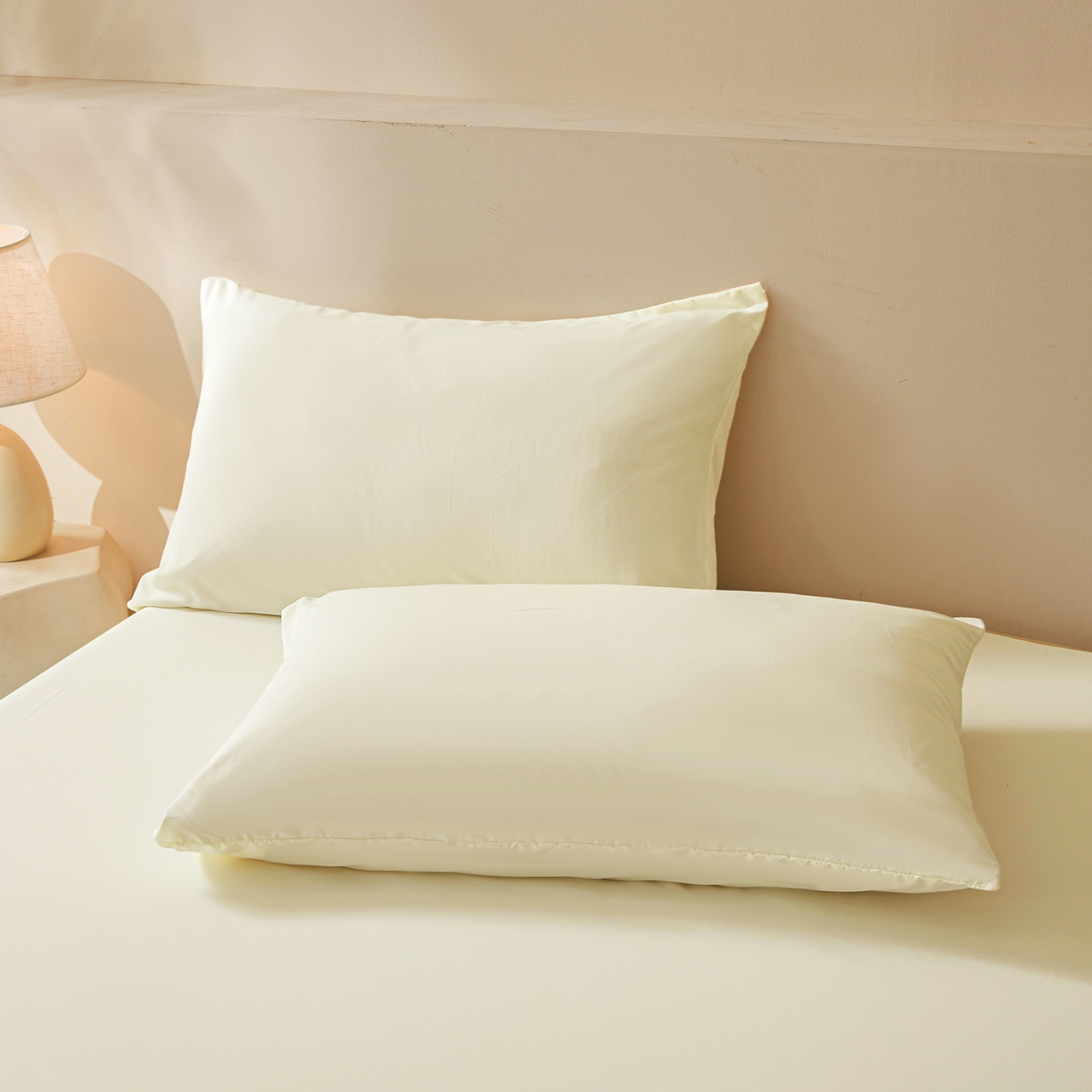 91家纺网 家纺一手货源 找家纺 秋泽家纺2026慕丝棉纯色凉感大豆纤维夏被 烫钻工艺四边踩棉不跑棉 奶油白