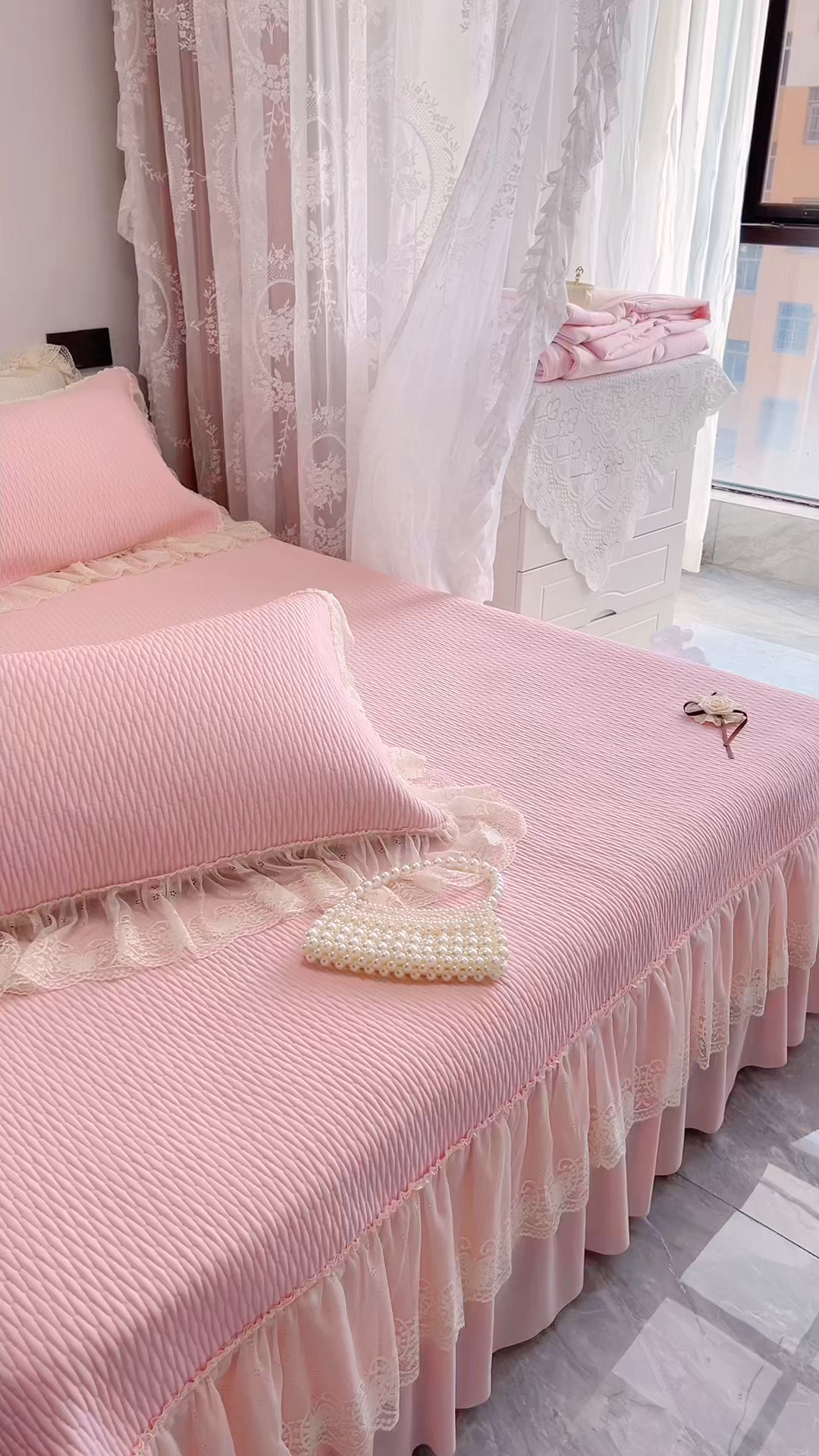 91家纺网 家纺一手货源 找家纺 恋尚羽 2026新款高分子PE凉泡泡大床裙凉感席波浪冰豆豆凉席席子三件套-系列 山茶可可 粉色